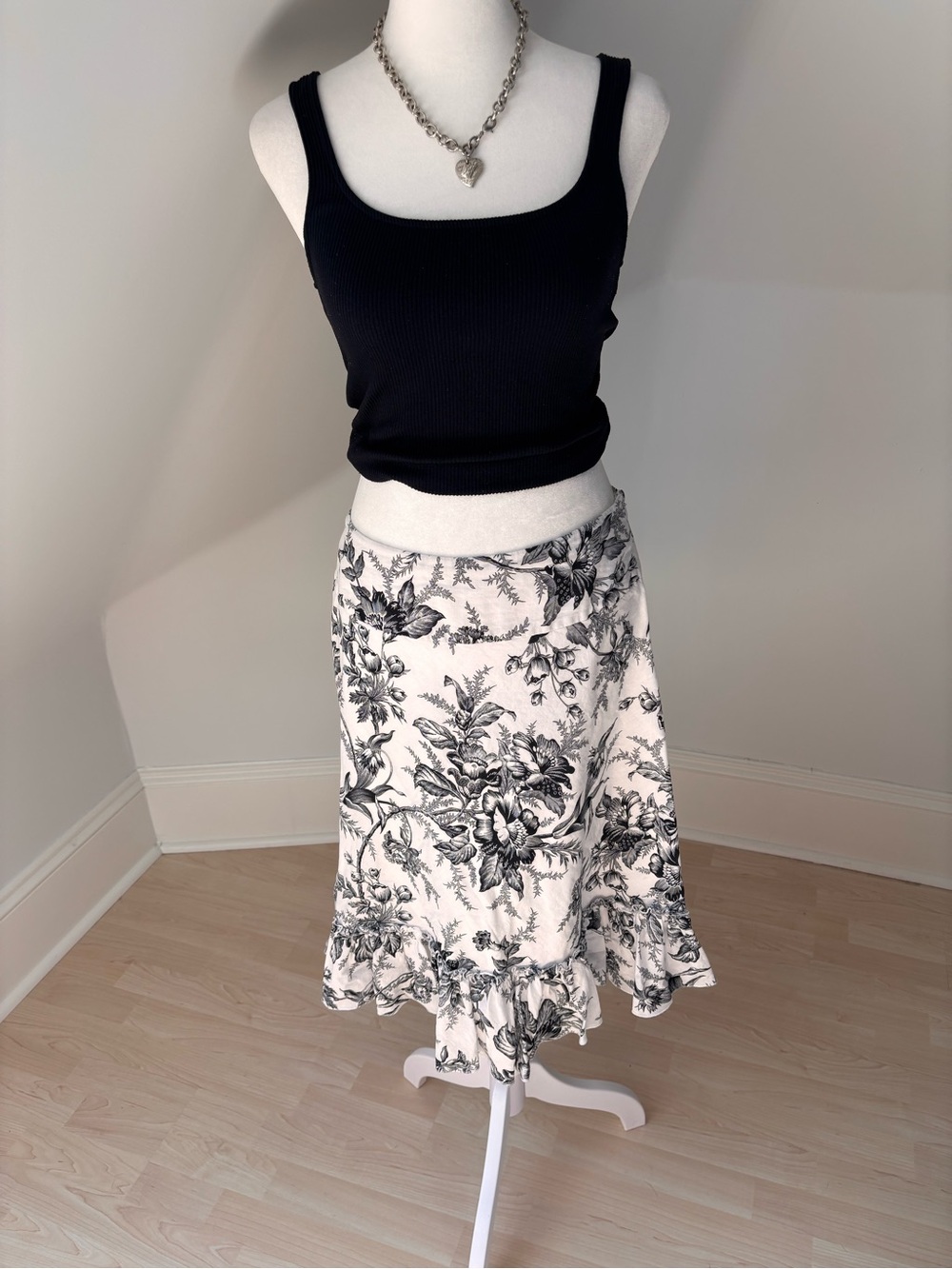 Vintage Sunny Leigh Floral Ruffle Skirt 🖤